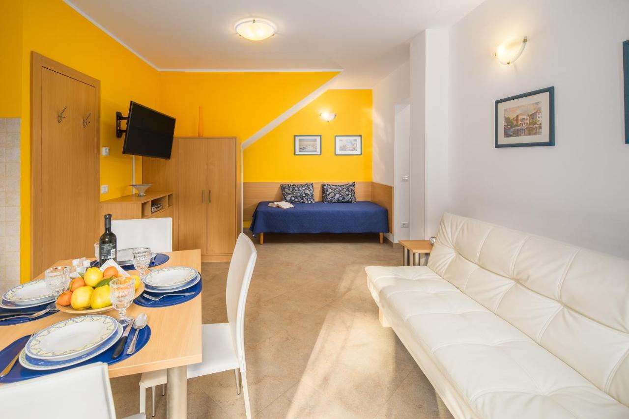 Apartment Gloria Premium Porec Esterno foto