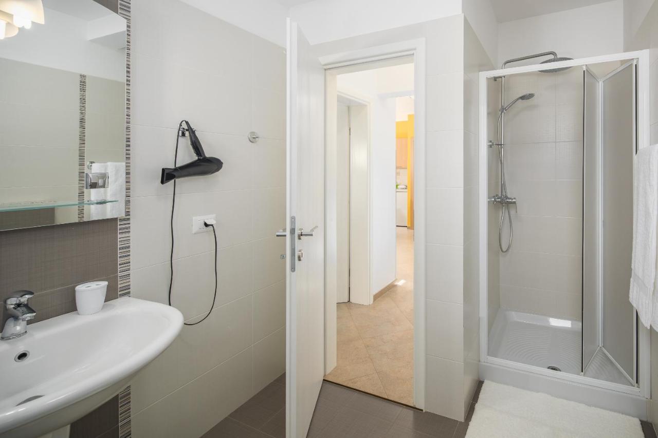 Apartment Gloria Premium Porec Esterno foto