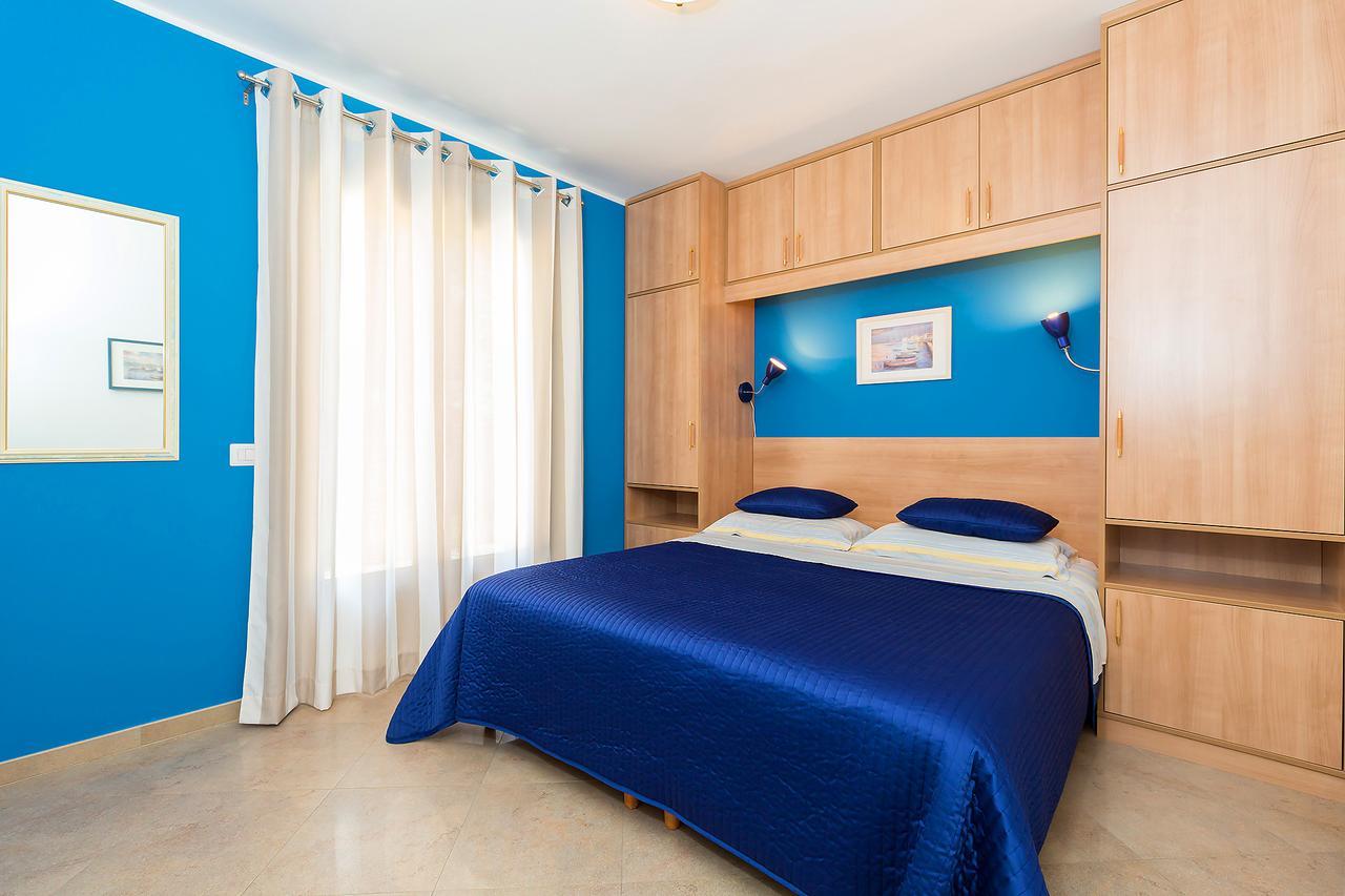 Apartment Gloria Premium Porec Esterno foto